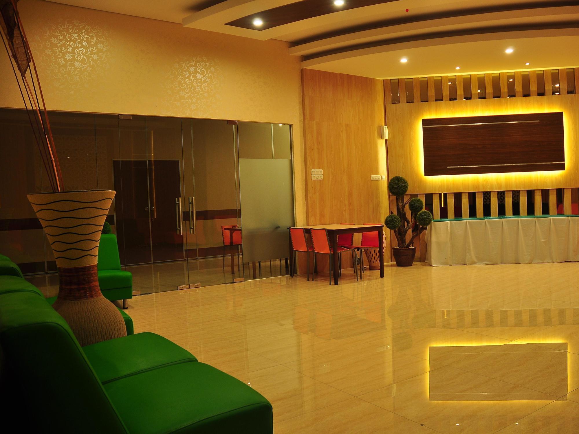 Hotel Grand Hap Solo Exterior foto